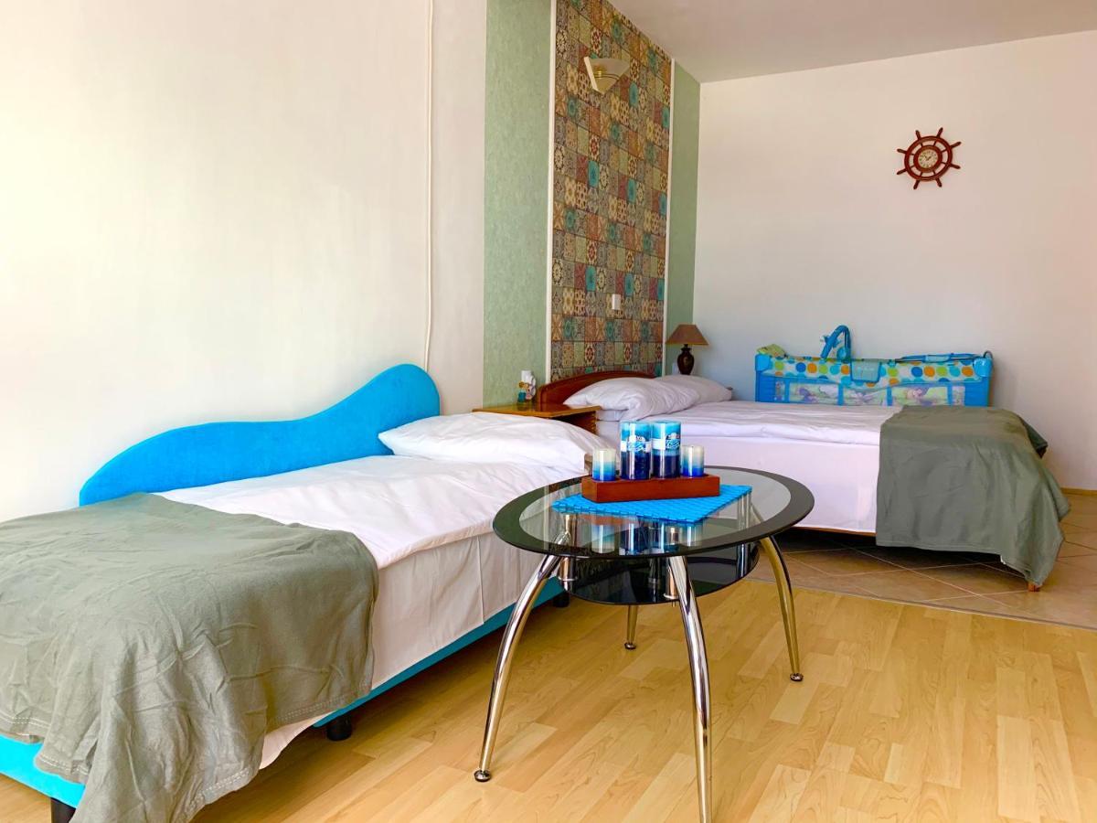 Sunray Guest House, Private Rooms & Apartment With Lovely Sea View Varna Exteriör bild