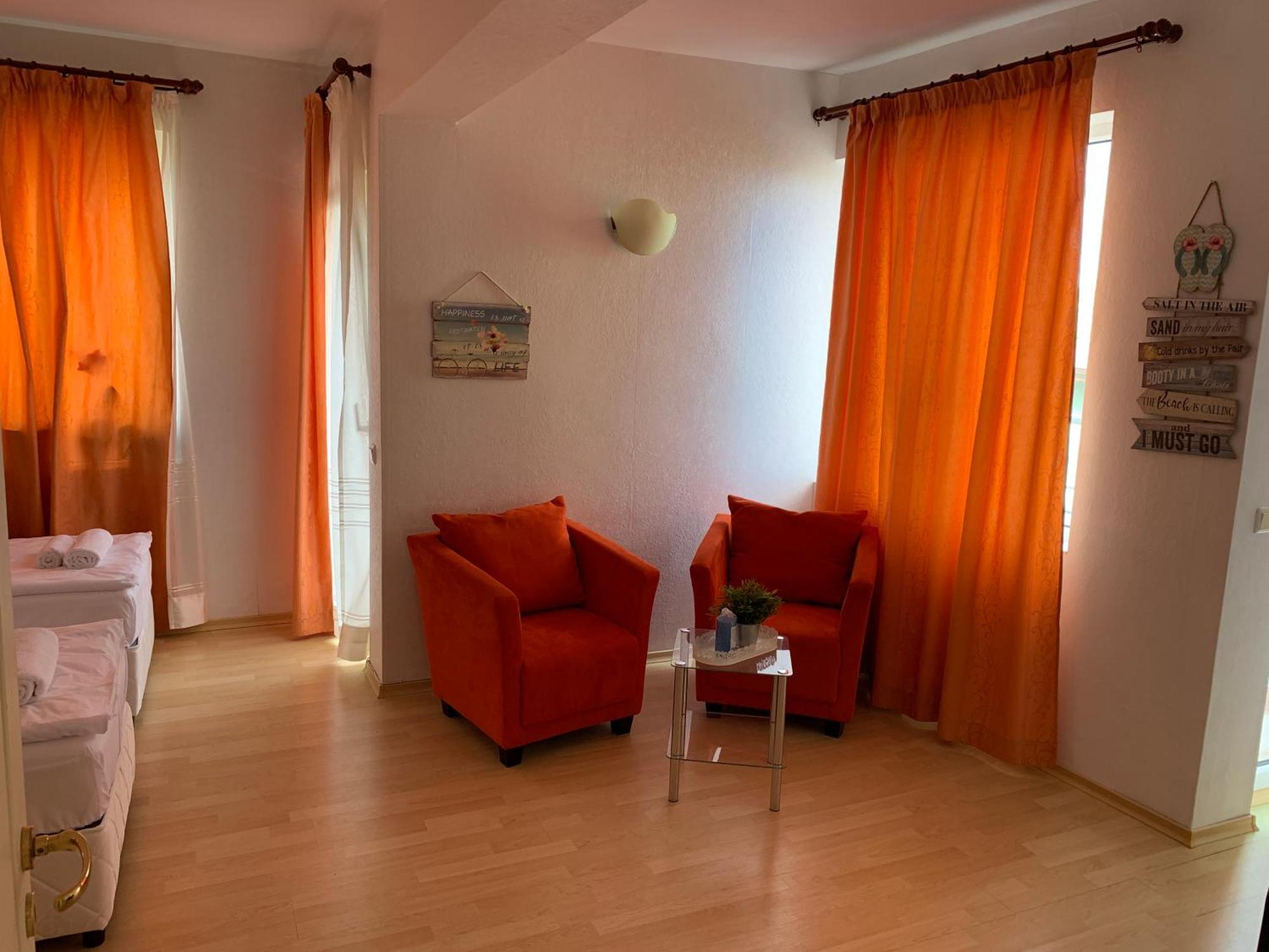 Sunray Guest House, Private Rooms & Apartment With Lovely Sea View Varna Exteriör bild