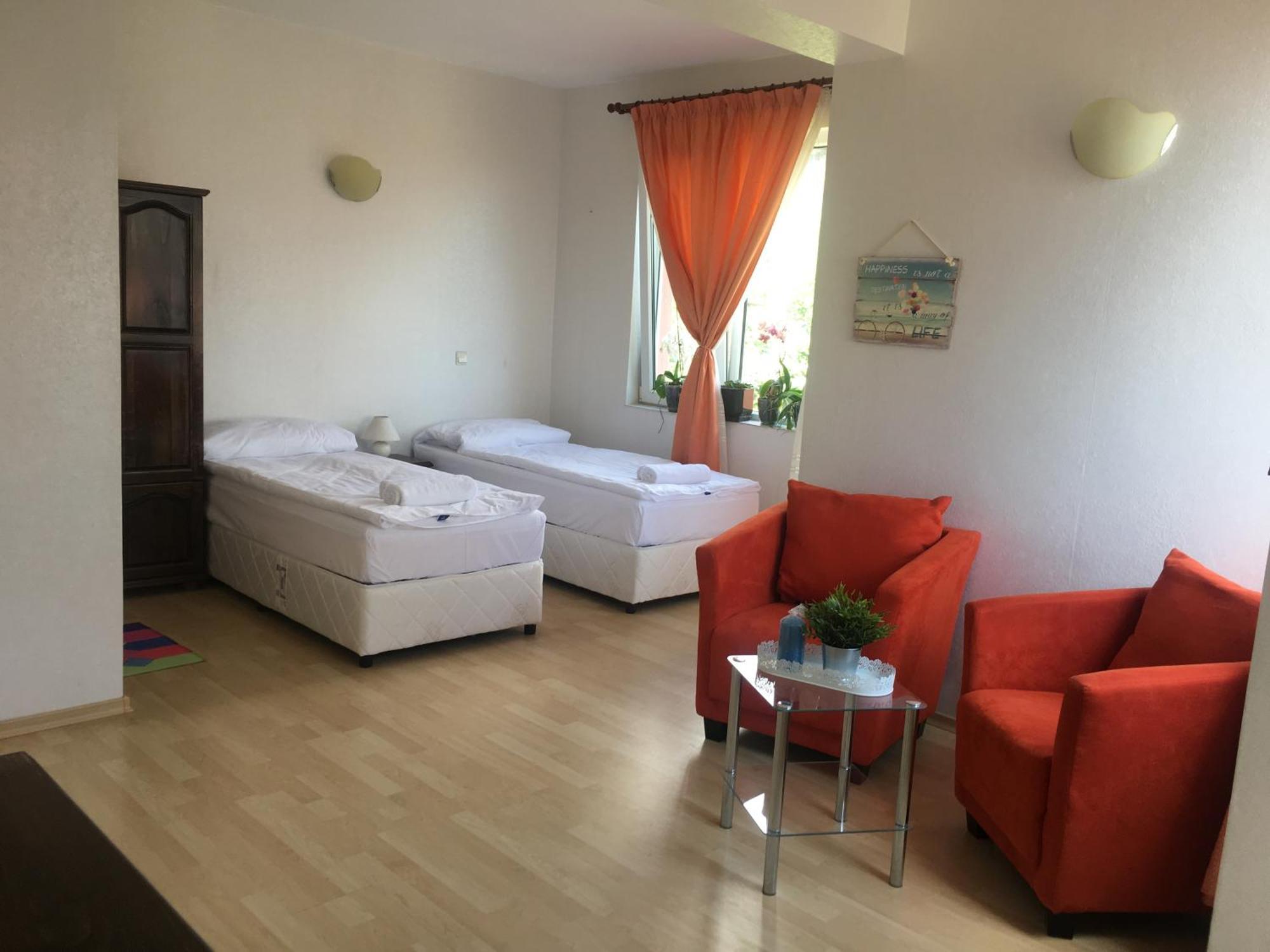 Sunray Guest House, Private Rooms & Apartment With Lovely Sea View Varna Exteriör bild